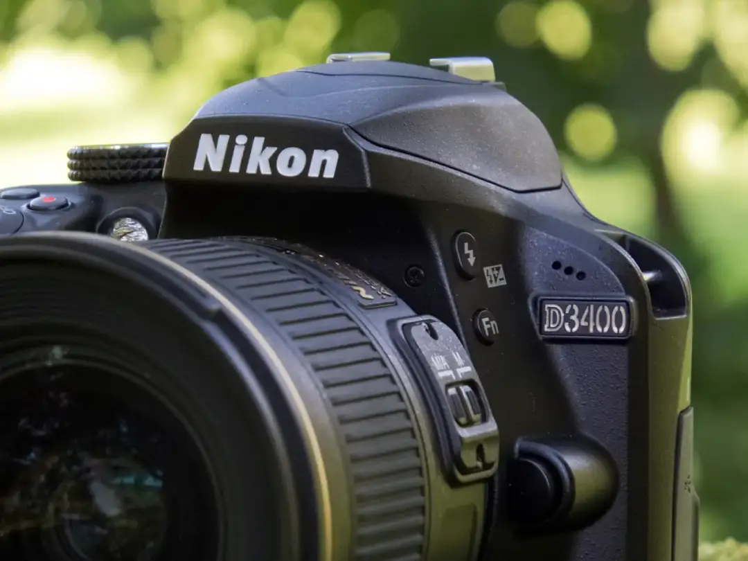 Nikon D3400 używany: Czy to legenda dla początkujących fotografów?