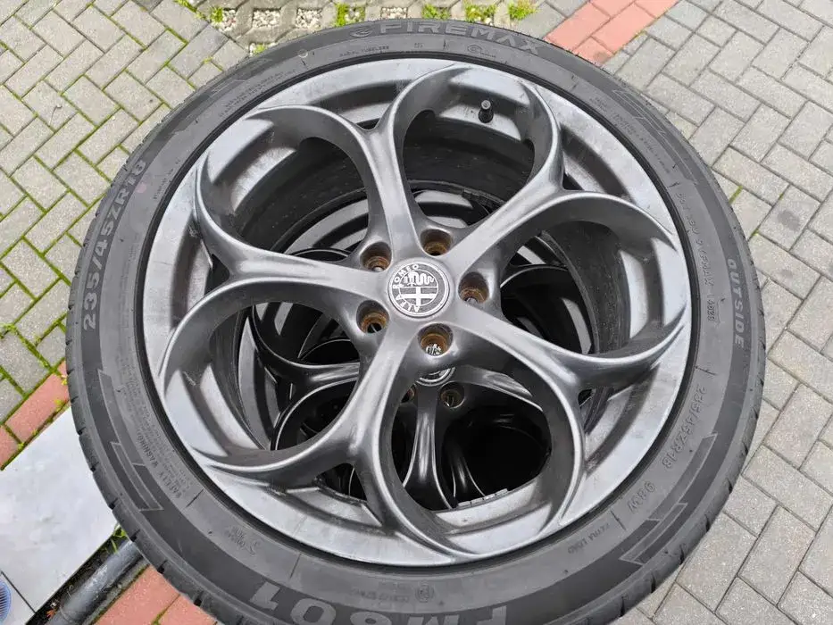 Jakie felgi pasują do Alfy 159 - poznaj idealne rozmiary i style