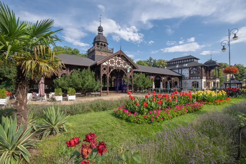 Szczawno-Zdrój: atrakcje, widoki, historia Twój plan na weekend!