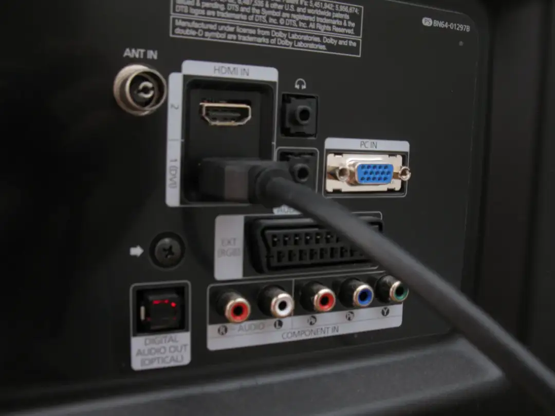 Jak podłączyć kino domowe do telewizora przez czincze w 5 krokach