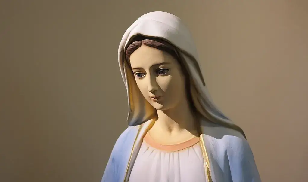 Jakie są litanie do Matki Bożej i ich znaczenie w modlitwie