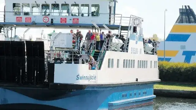Który prom dla turystów Świnoujście? Najważniejsze informacje i wskazówki