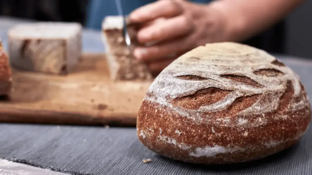 Najlepszy chleb na diecie odchudzającej – unikaj błędów i wybierz zdrowo