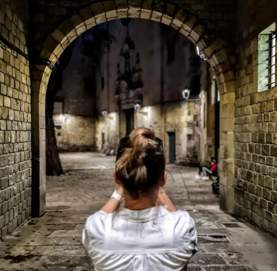 Najlepsze noclegi w Barcelonie – 5 dzielnic, które Cię zachwycą