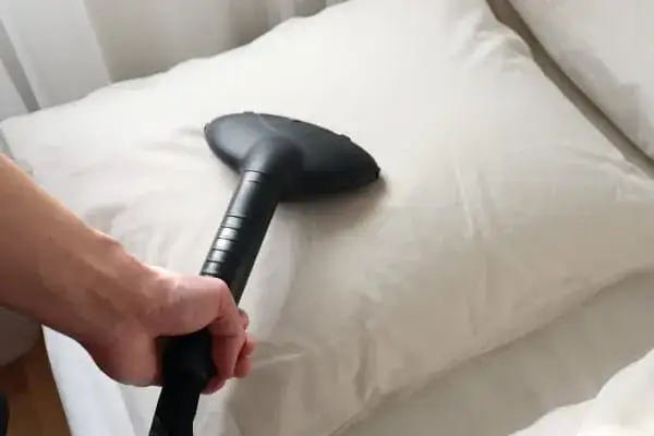 Jak prasować pościel, aby uniknąć zagnieceń i uzyskać idealny efekt