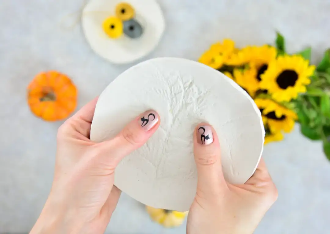 Glina samoutwardzalna: Proste rzeźby krok po kroku. Zacznij dziś!