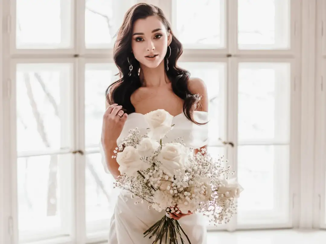 Jakie kolczyki do sukni ślubnej, aby wyglądać oszałamiająco?