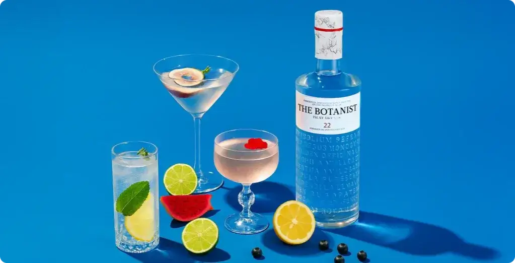 Niebieski drink z ginem: Przepisy na oryginalne koktajle, które zachwycą