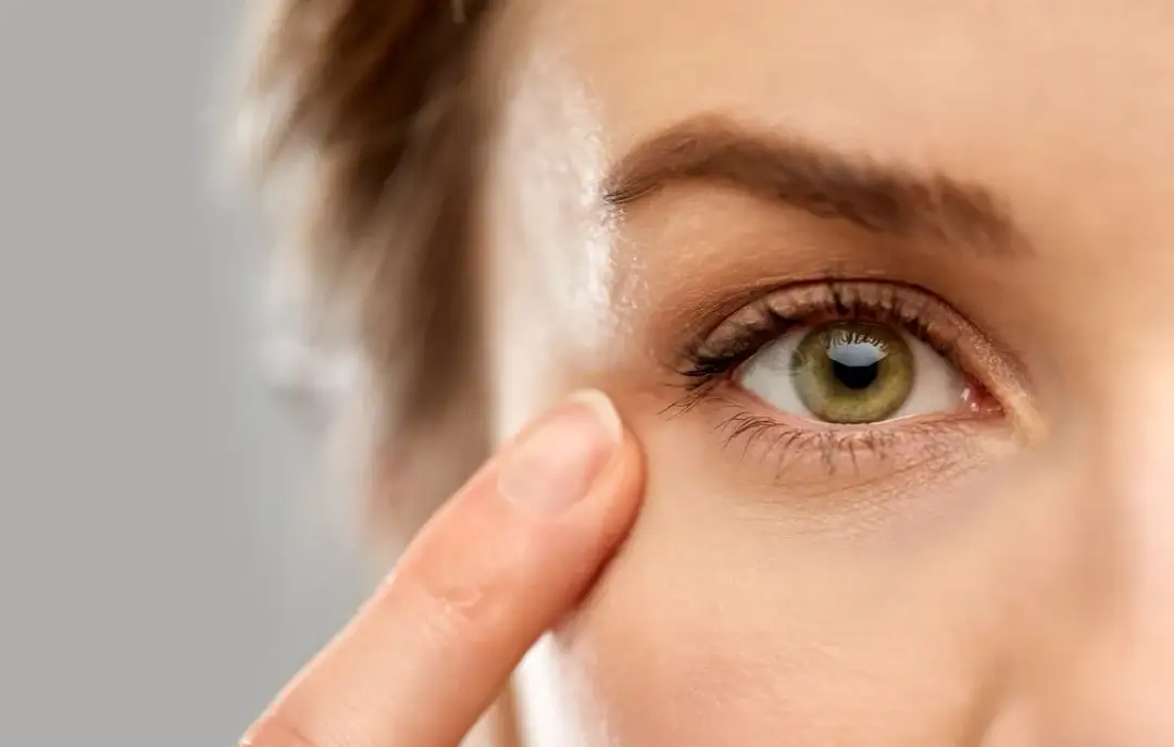 Ból gałek ocznych przyczyna: poznaj najczęstsze problemy zdrowotne