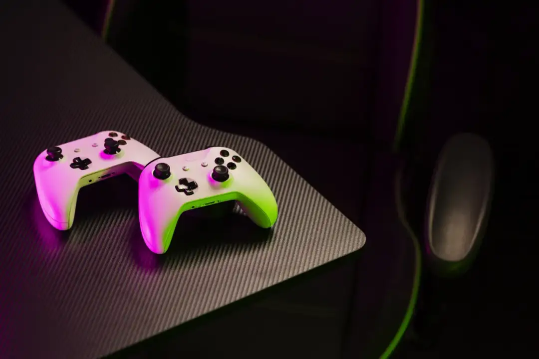 Gry brandowane: czy warto wybierać formaty filmowe i muzyczne? Analiza opłacalności