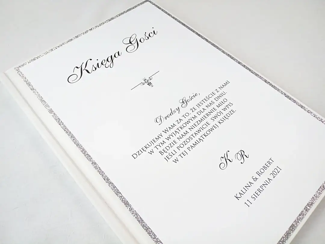 Co wpisać do księgi gości weselnych od rodziców – emocjonalne życzenia