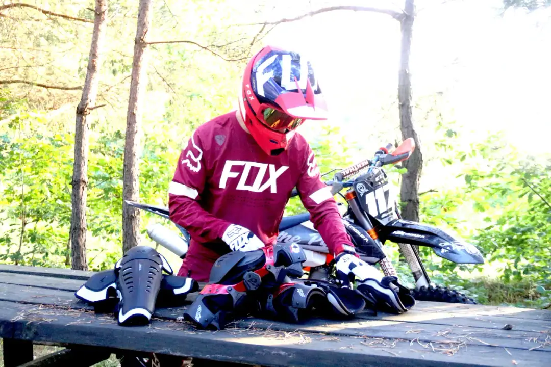 Jakie ortezy do enduro zapewnią Ci maksymalną ochronę i komfort?