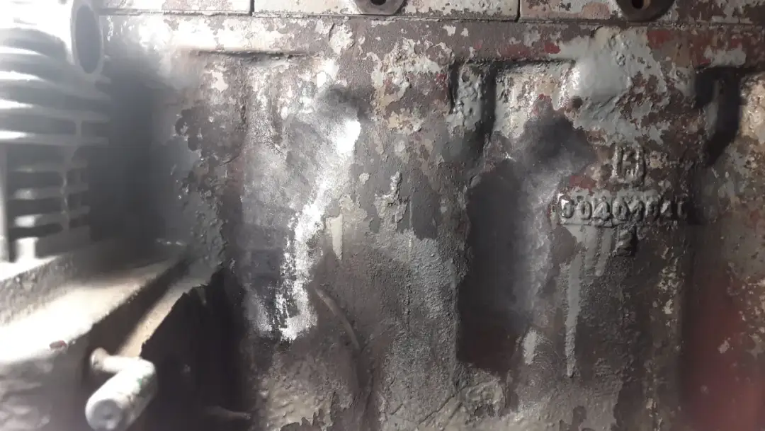 Pęknięty blok silnika: groźne objawy, które zdradzą poważną usterkę