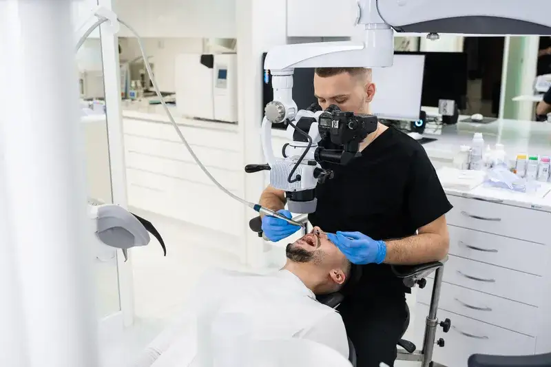 Chirurg szczękowy czym się zajmuje - kluczowe informacje o jego roli