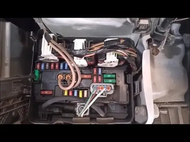 Gdzie jest bezpiecznik rozrusznika w Citroen C3 - łatwe wskazówki