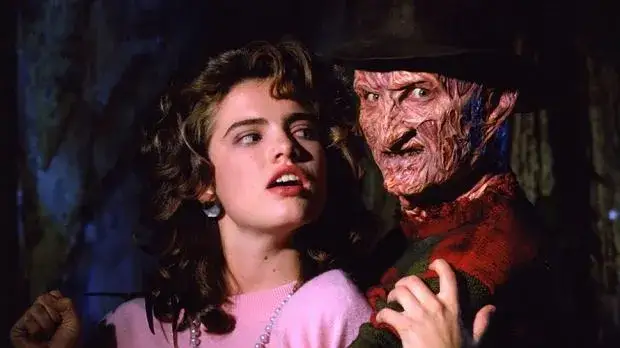 Które filmy z lat 90 to najlepsze horrory, które warto obejrzeć?