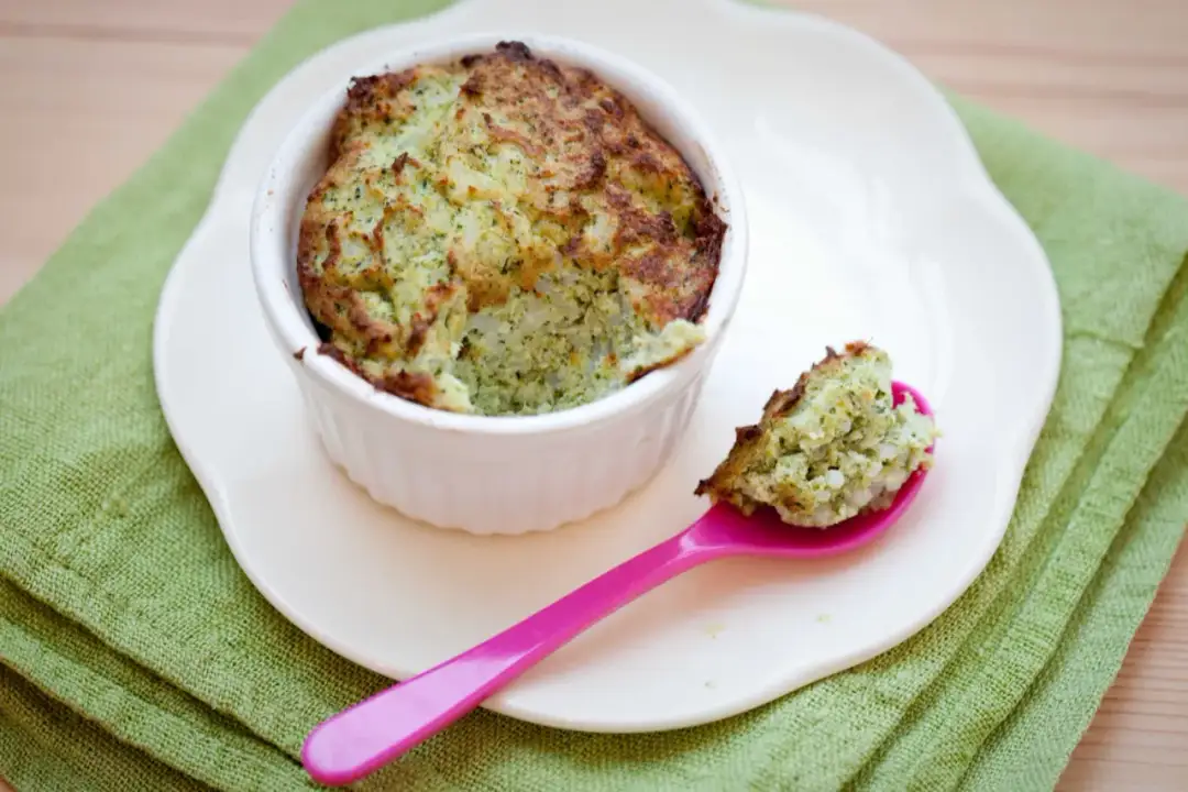 Zdrowe placuszki brokułowe dla niemowlaka: przepis i porady