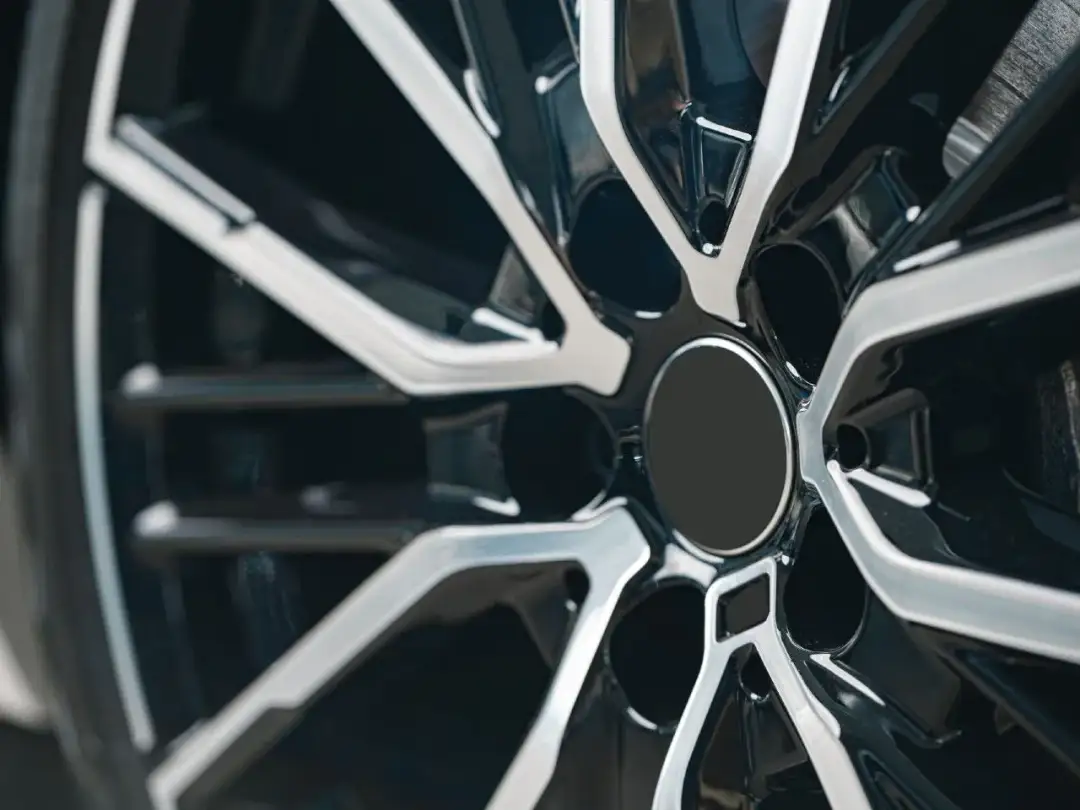 Jak pomalować felgi sprayem - uniknij najczęstszych błędów i zyskaj efektowny wygląd