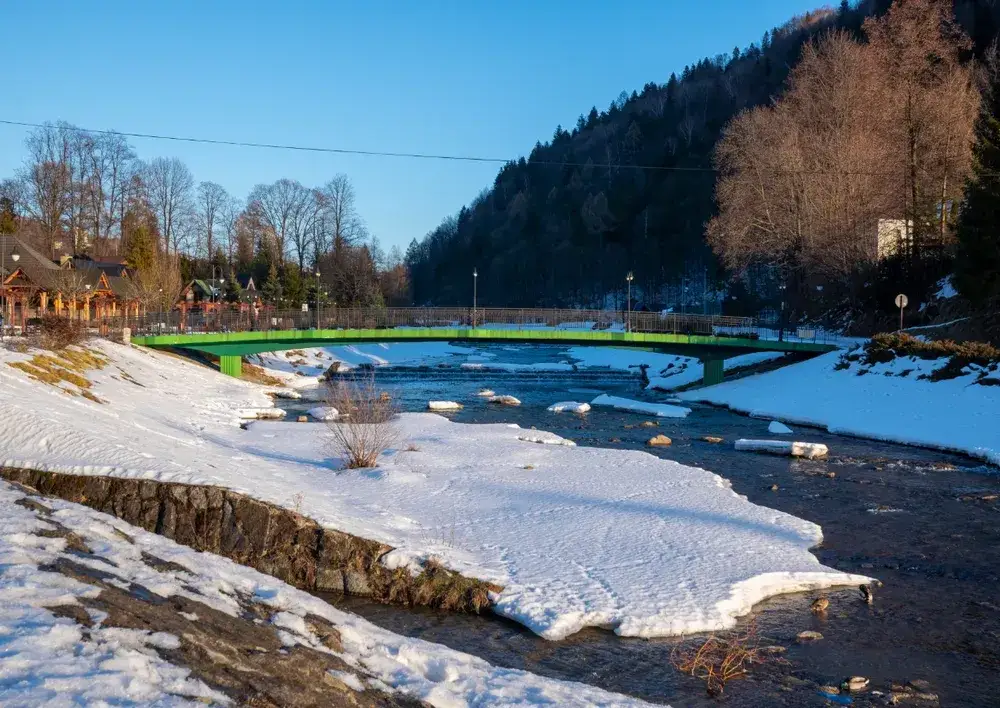 Zimowe atrakcje Szczawnicy: fascynujący świat zimowej rozrywki