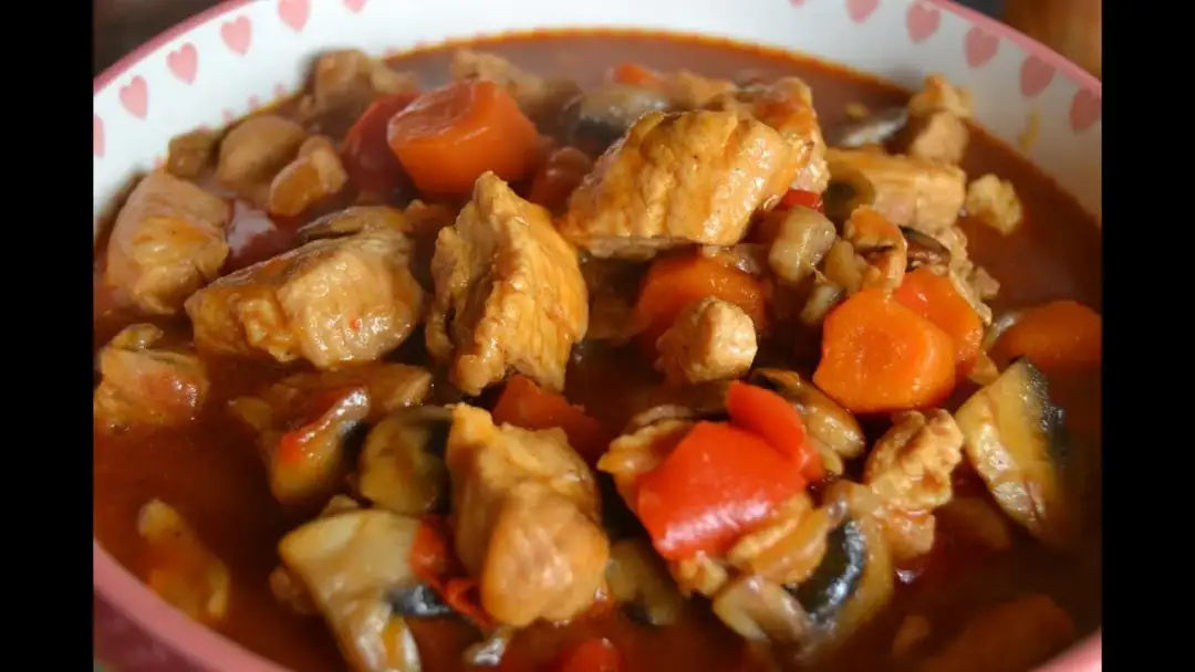 Jak zrobić gulasz po węgiersku - prosty przepis na pyszne danie