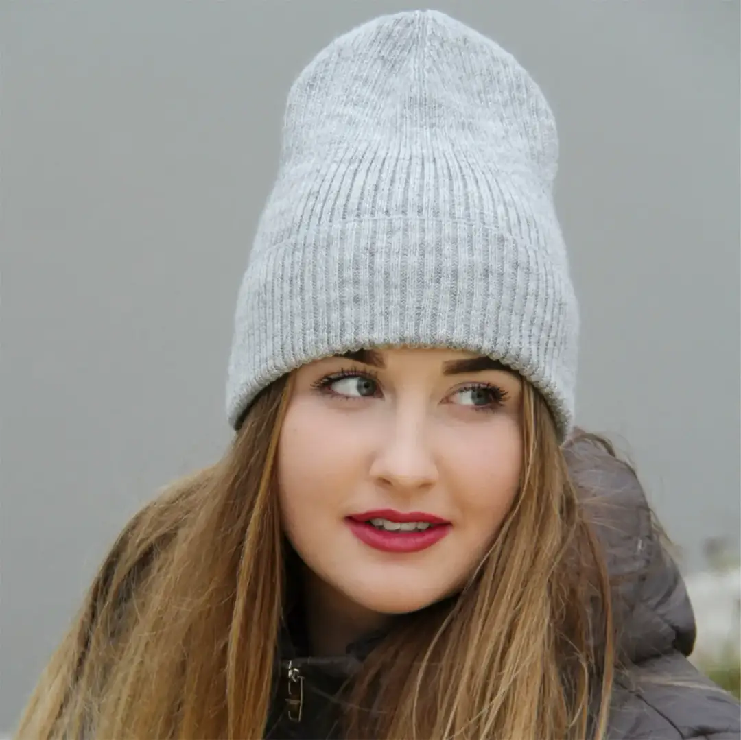 Stylowa czapka zimowa: jak dobrać idealny model? Poradnik