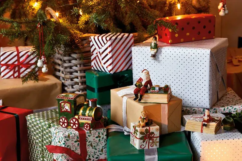Tradycja rozdania prezentów: zwyczaje i znaczenie w kulturze