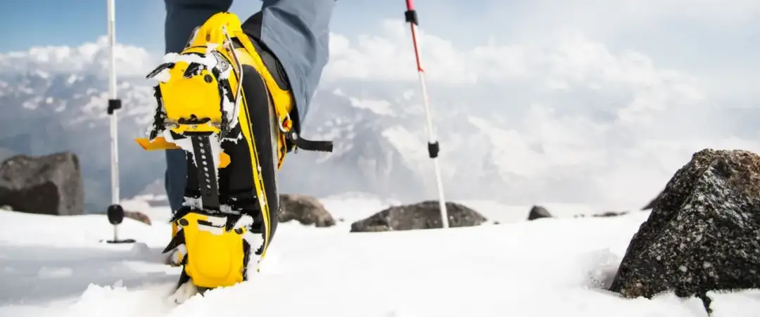 Jak wybrać raki? Kompletny przewodnik po bezpieczeństwie w górach