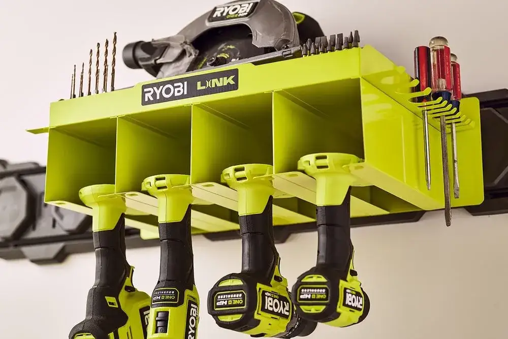 Jak zrobić regał do garażu: proste sposoby na trwałe półki