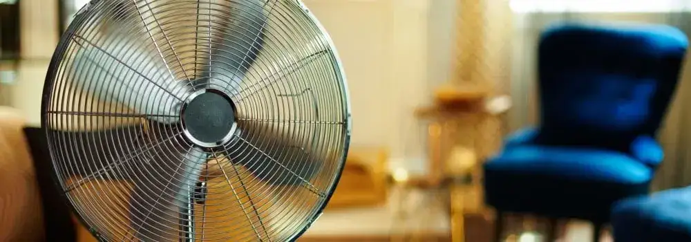 Jak ochłodzić mieszkanie bez klimatyzacji - skuteczne metody na upał