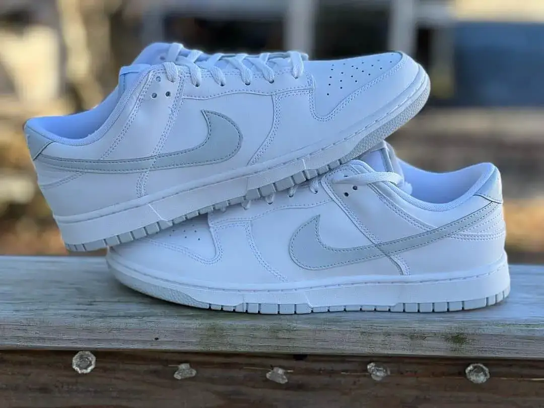 Nike Dunk Low Retro White Pure Platinum - Kluczowe cechy i styl