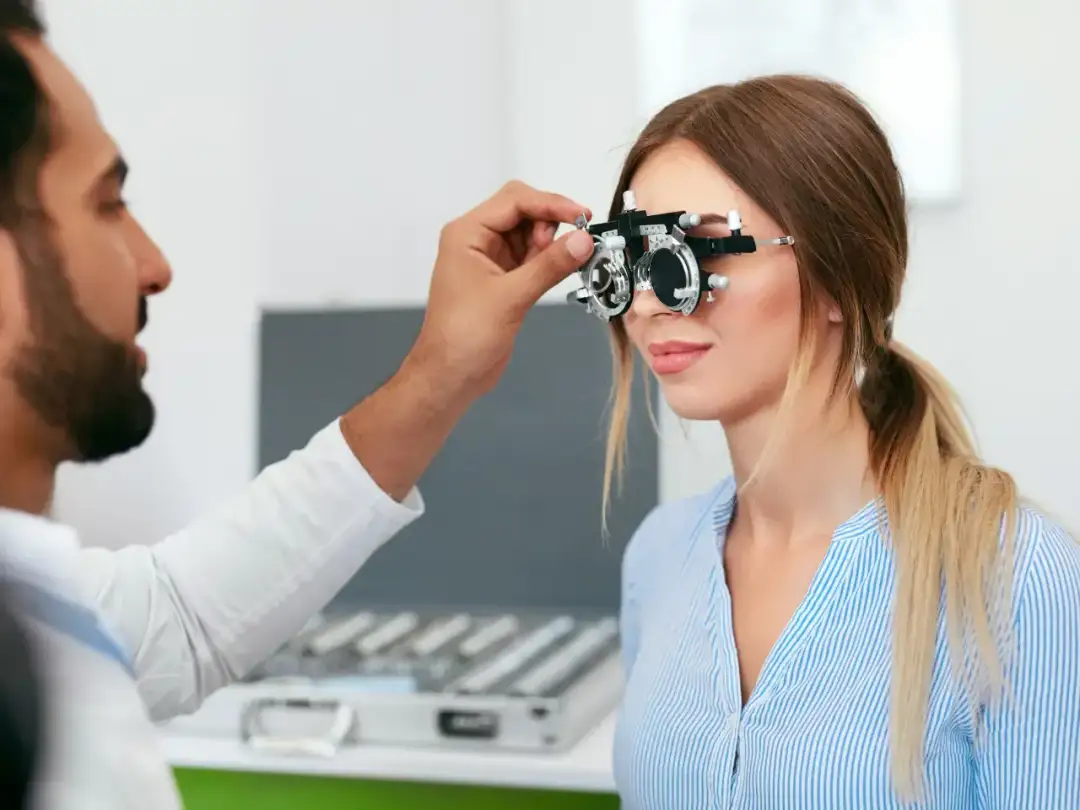 Ile kosztuje wizyta u okulisty bez ubezpieczenia w Polsce? Ceny zaskakują