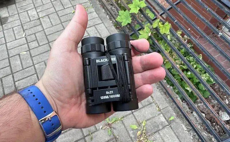 Jaka lornetka dla turysty? Kluczowe parametry i najlepsze modele do wyboru