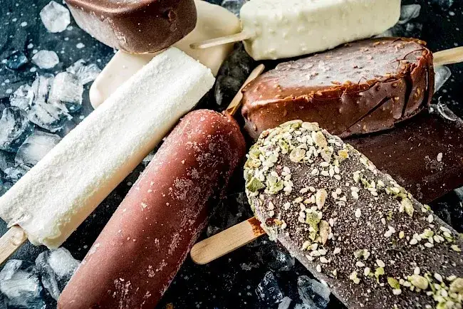 Ile kcal mają lody? Zaskakujące różnice w kaloryczności!