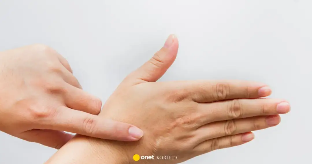 Ziarnina przy kolczyku: jak leczyć i zapobiegać? Poradnik eksperta