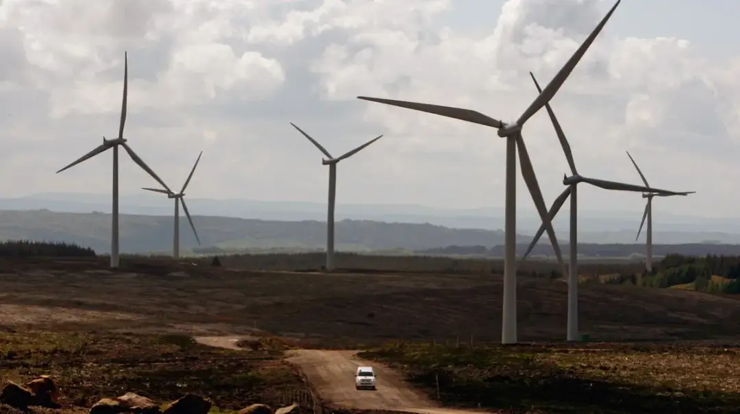Ile oleju potrzebuje turbina wiatrowa? Kluczowe informacje i fakty
