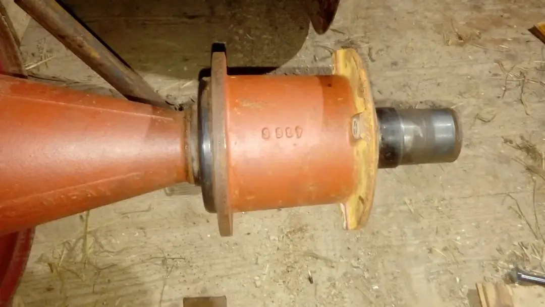 Jak wymienić łożyska w kosiarce rotacyjnej i uniknąć kosztownych napraw