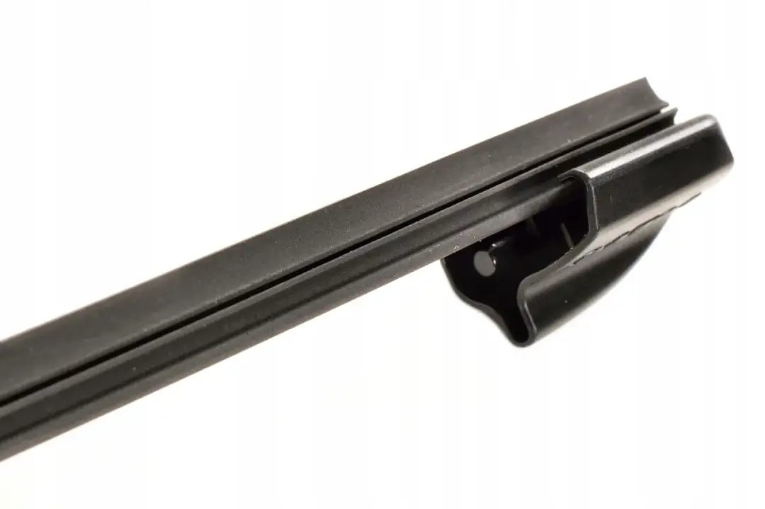 Gumy wycieraczek niszczą Twoją szybę? Czas na pilną interwencję!