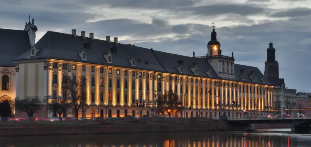 Uniwersytet Wrocławski zdjęcia - piękno kampusu i życie studenckie