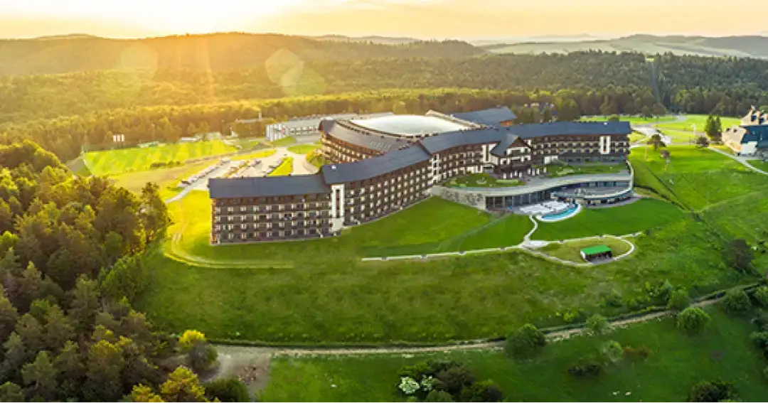 Kto jest właścicielem hotelu Arłamów? Poznaj tajemnice zarządzania