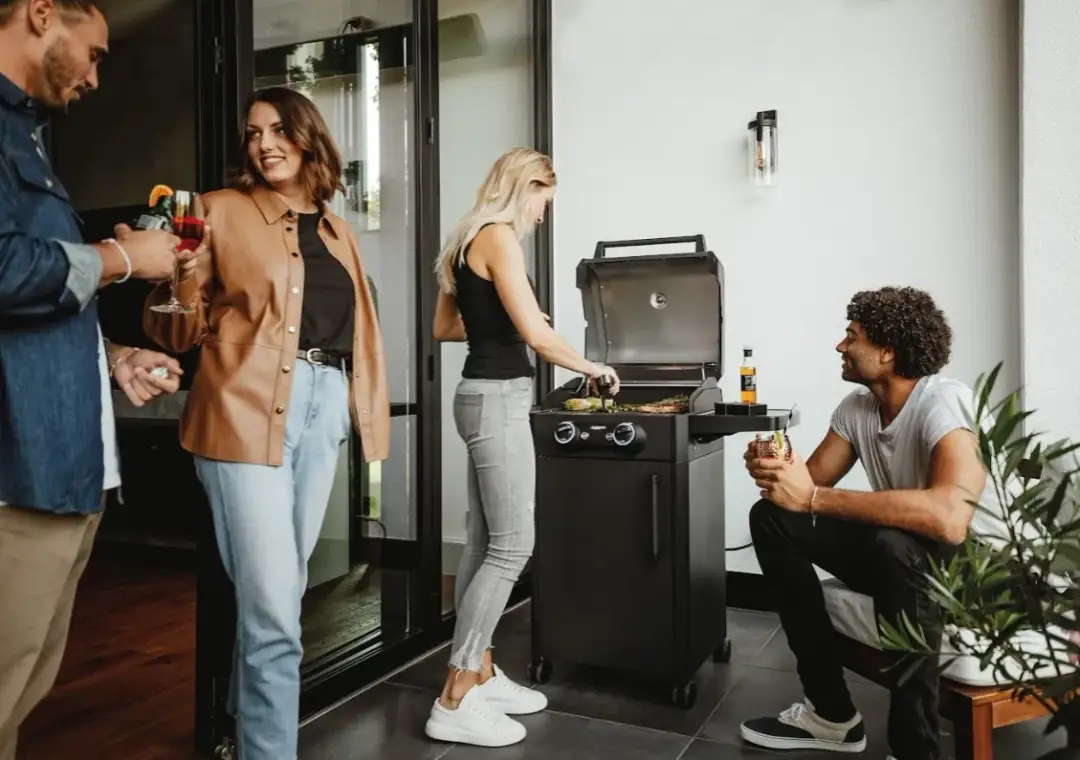 Czy można używać grilla elektrycznego na balkonie? Sprawdź zasady i bezpieczeństwo