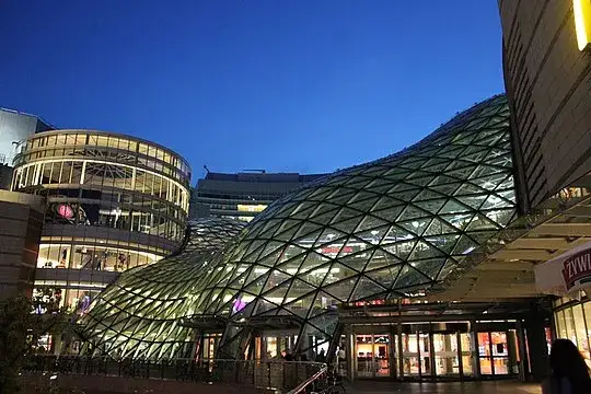 Jak dojść z dworca centralnego do złotych tarasów - prosta trasa krok po kroku