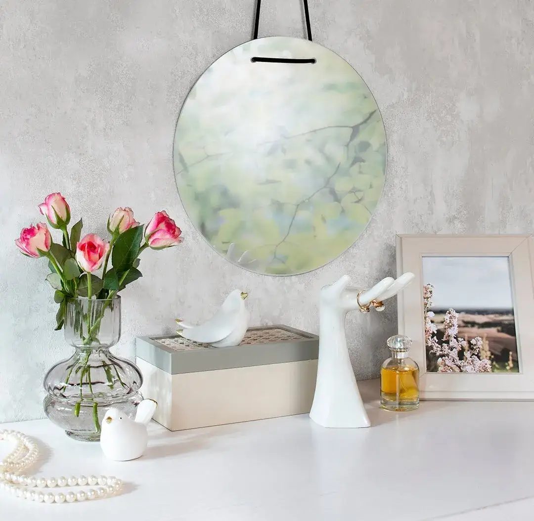 Jak ozdobić lustro bez ramy – kreatywne pomysły na dekorację