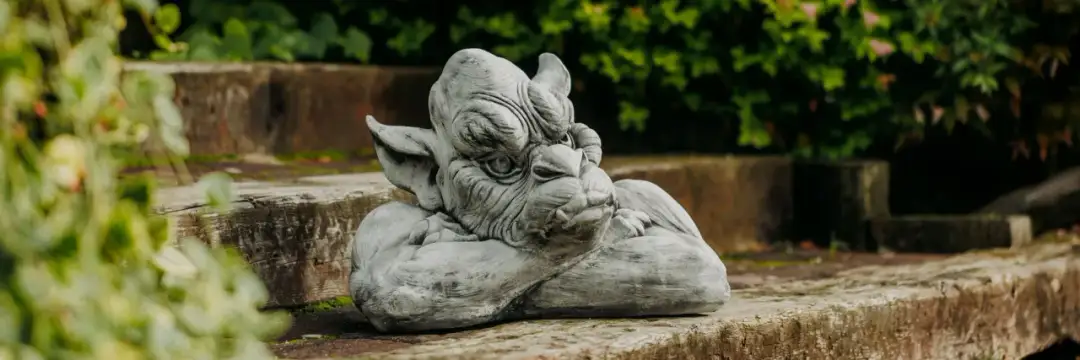 Gartenskulptur: Ideen, Materialien & Pflege für Ihren Garten