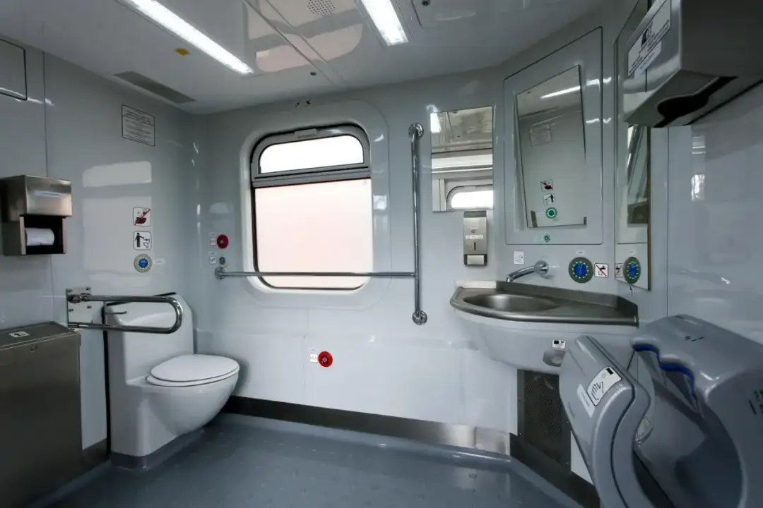 Gdzie są toalety w Intercity? Sprawdź, gdzie je znajdziesz na trasie