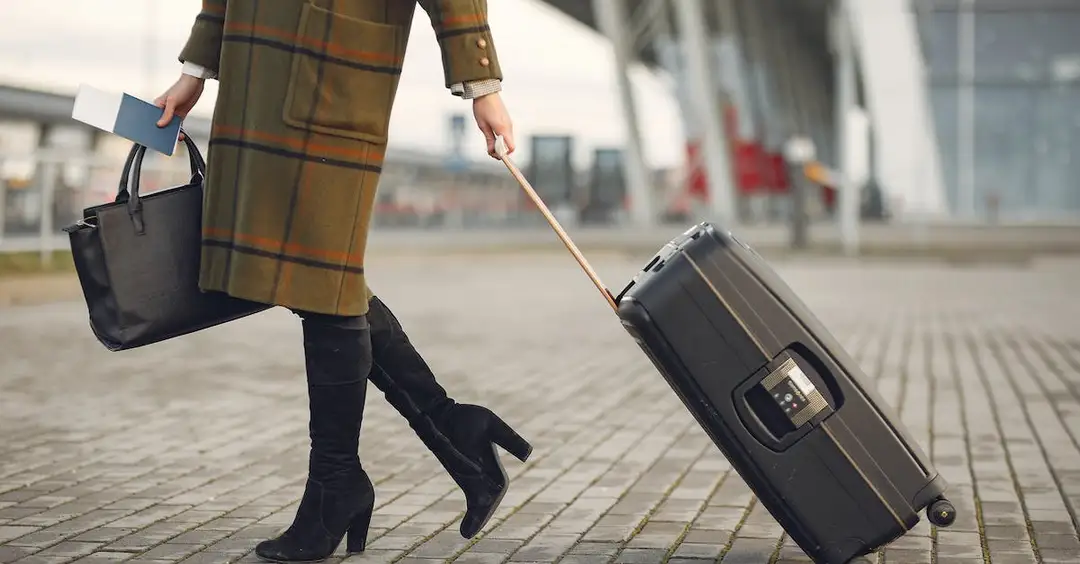Rzym Fiumicino lotnisko FCO - jak dojechać do centrum z portu lotniczego?