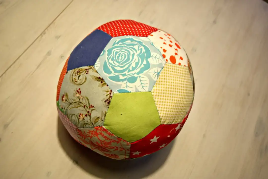 Jak uszyć piłkę z materiału - proste metody i praktyczne porady