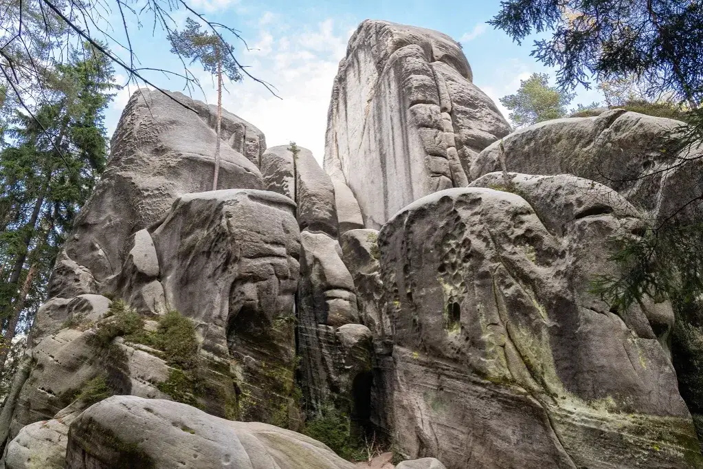 Atrakcje w Adrspach: Odkryj niesamowite formacje skalne i więcej