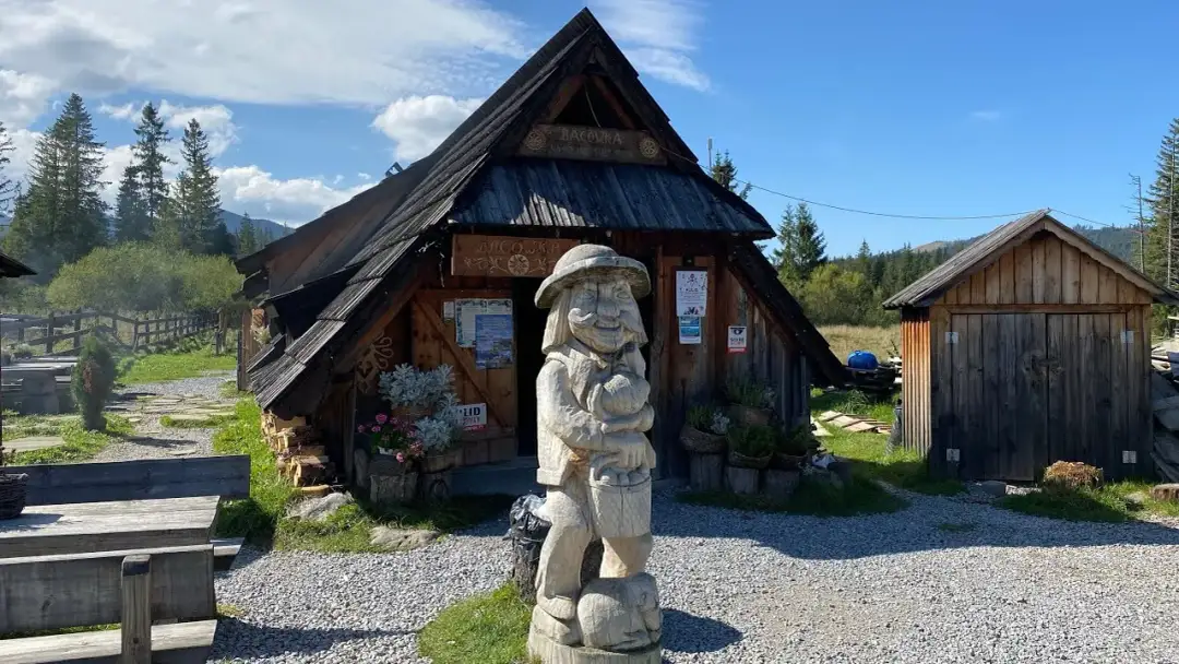 Bacówka Biały Potok: Twój górski azyl? Odkryj Korbielów!