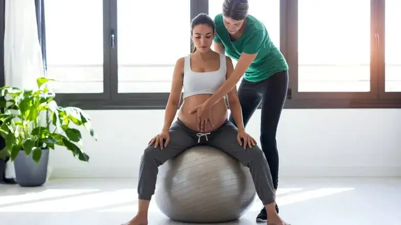 Kiedy do fizjoterapeuty uroginekologicznego? Kluczowe momenty w życiu kobiet