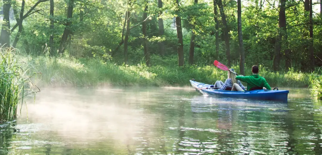Borsk spływ kajakowy - idealne trasy i atrakcje dla każdego